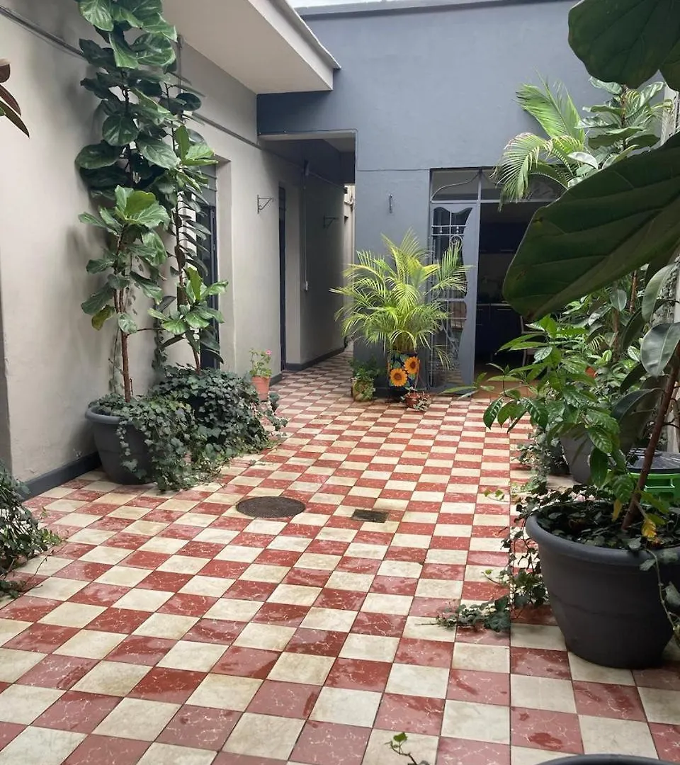 Centro 116 Hostal Para Mujeres Females Only グアダラハラ ゲストハウス