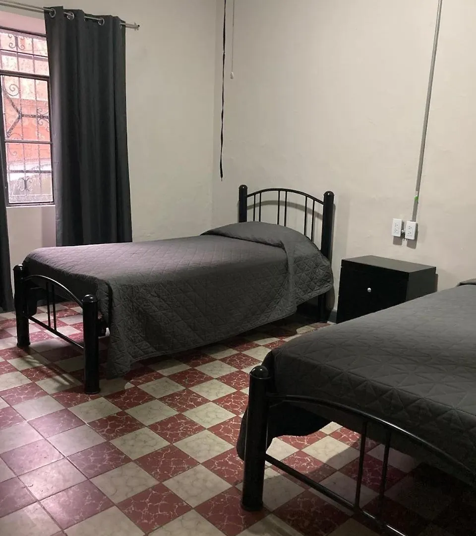 Centro 116 Hostal Para Mujeres Females Only グアダラハラ