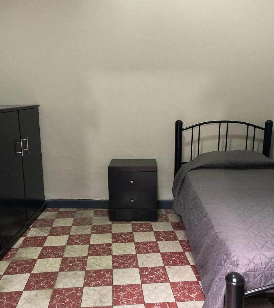 ゲストハウス Centro 116 Hostal Para Mujeres Females Only グアダラハラ