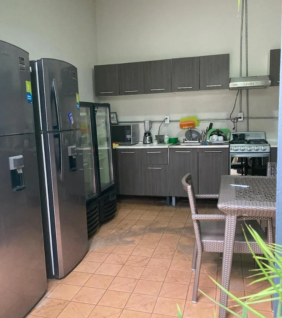 Centro 116 Hostal Para Mujeres Females Only Γκουανταλαχάρα 0*,  Μεξικό